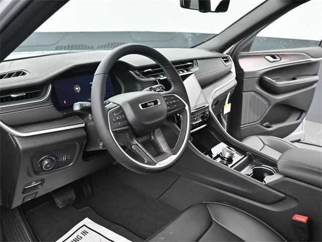 new 2025 Jeep Grand Cherokee car, priced at $50,667