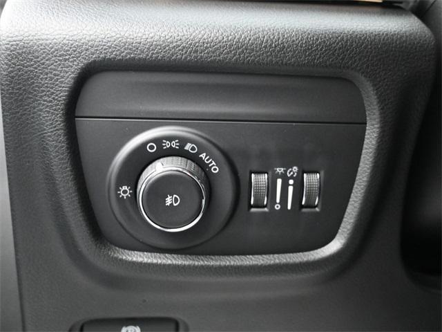 new 2025 Jeep Grand Cherokee car, priced at $50,667