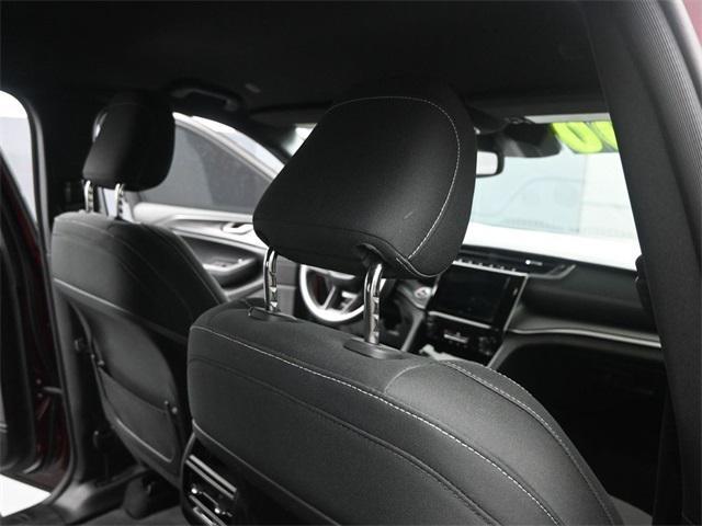 used 2024 Jeep Grand Cherokee car, priced at $28,985