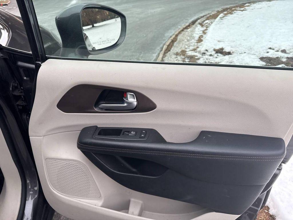 used 2019 Chrysler Pacifica car, priced at $10,991