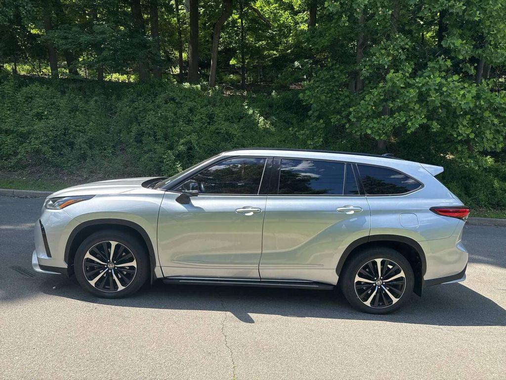 used 2021 Toyota Highlander car, priced at $27,500
