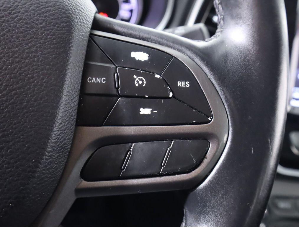 used 2019 Jeep Cherokee car