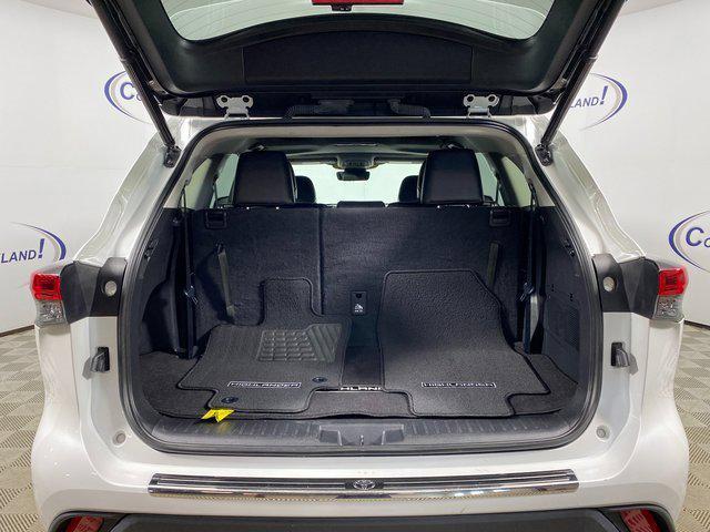 used 2022 Toyota Highlander car, priced at $30,990