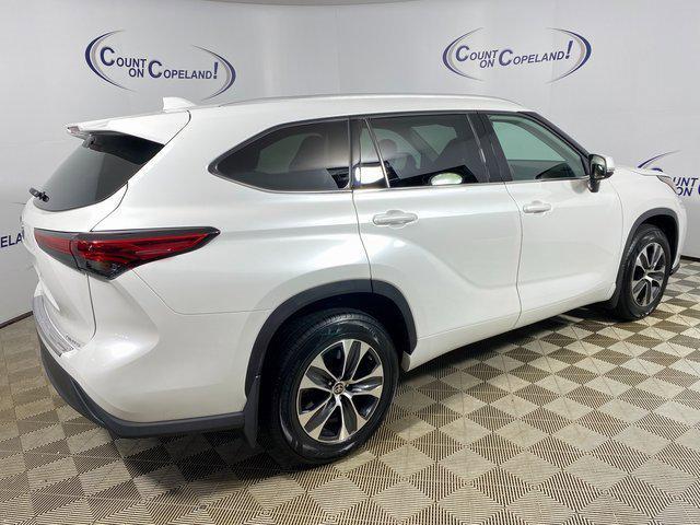 used 2022 Toyota Highlander car, priced at $30,990
