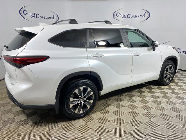 used 2023 Toyota Highlander car, priced at $40,995