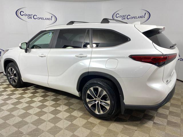 used 2023 Toyota Highlander car, priced at $40,995