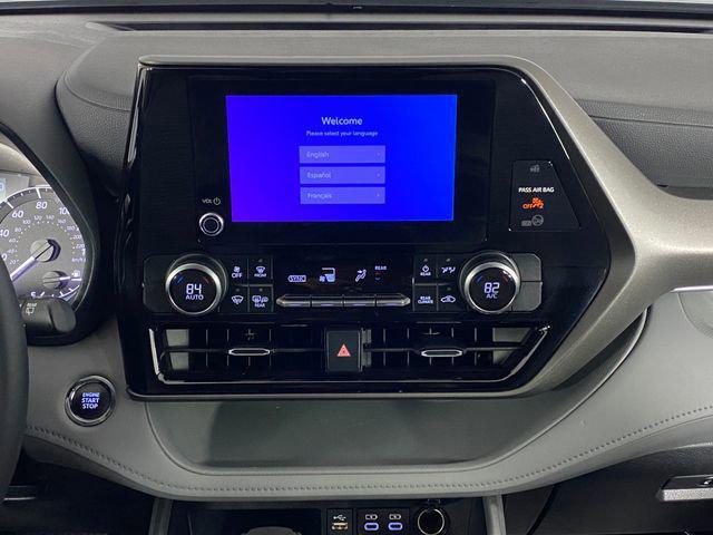 used 2023 Toyota Highlander car, priced at $34,094