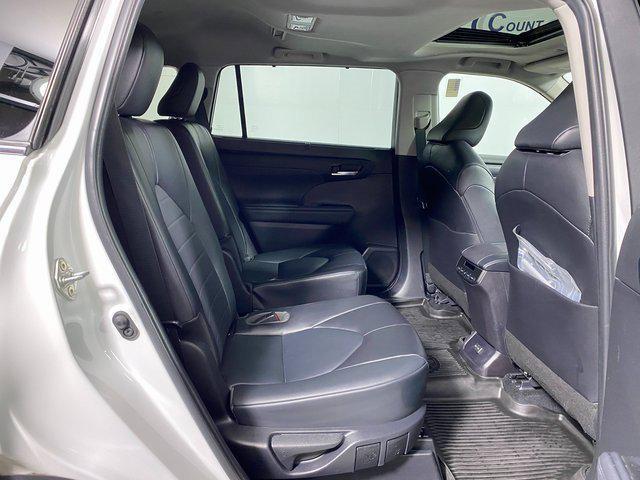 used 2022 Toyota Highlander car, priced at $34,495