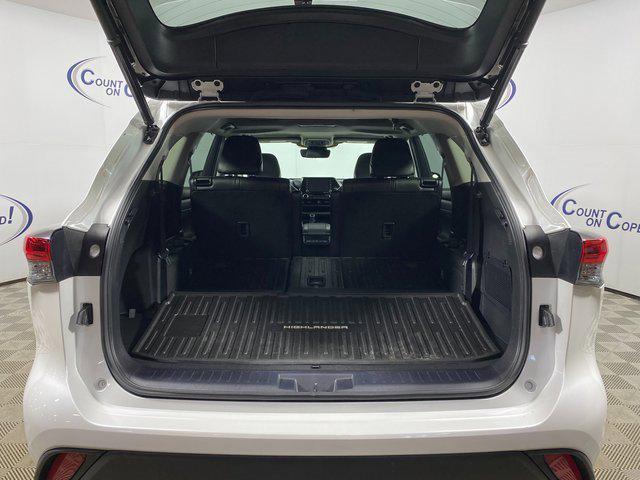 used 2022 Toyota Highlander car, priced at $34,495