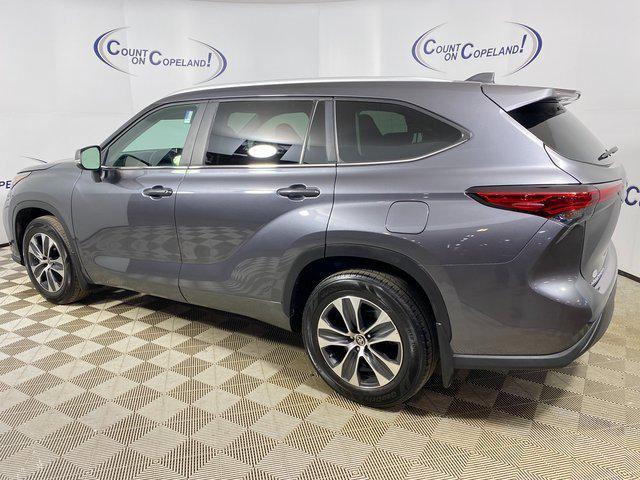 used 2023 Toyota Highlander car, priced at $31,995