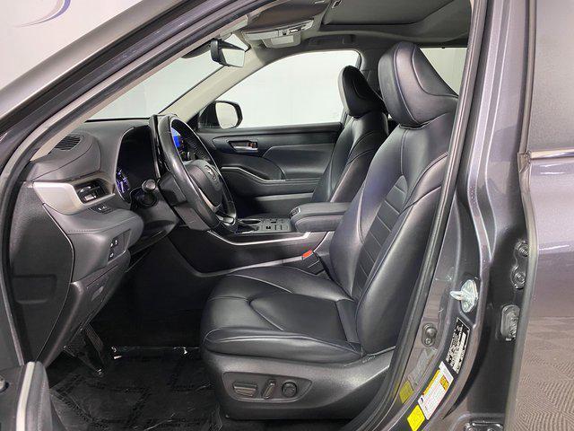 used 2023 Toyota Highlander car, priced at $31,995