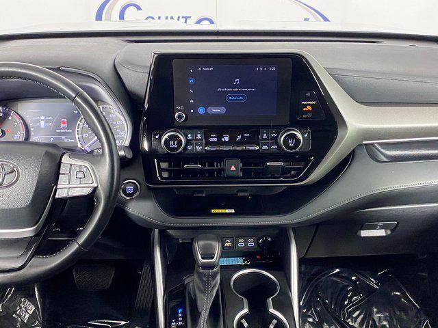 used 2023 Toyota Highlander car, priced at $35,995