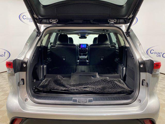 used 2023 Toyota Highlander car, priced at $36,995