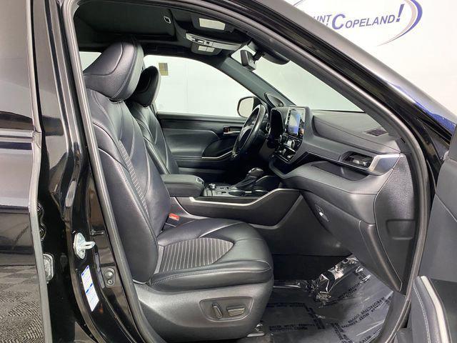 used 2021 Toyota Highlander car, priced at $32,594