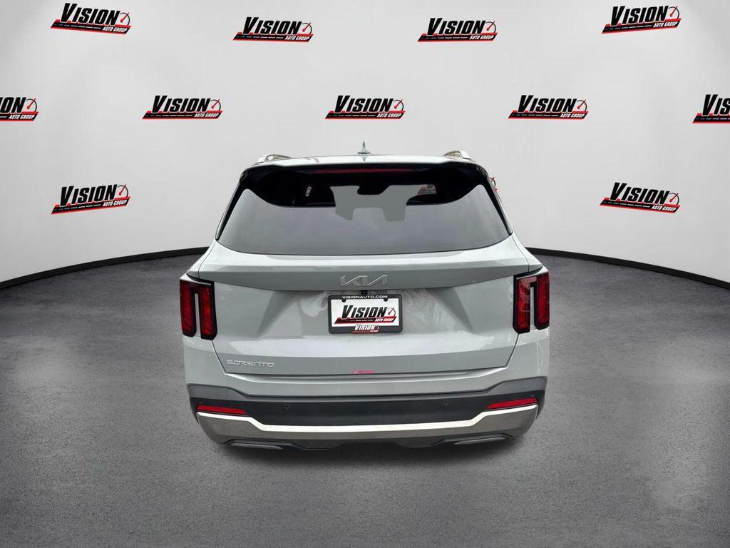 used 2025 Kia Sorento car, priced at $29,317