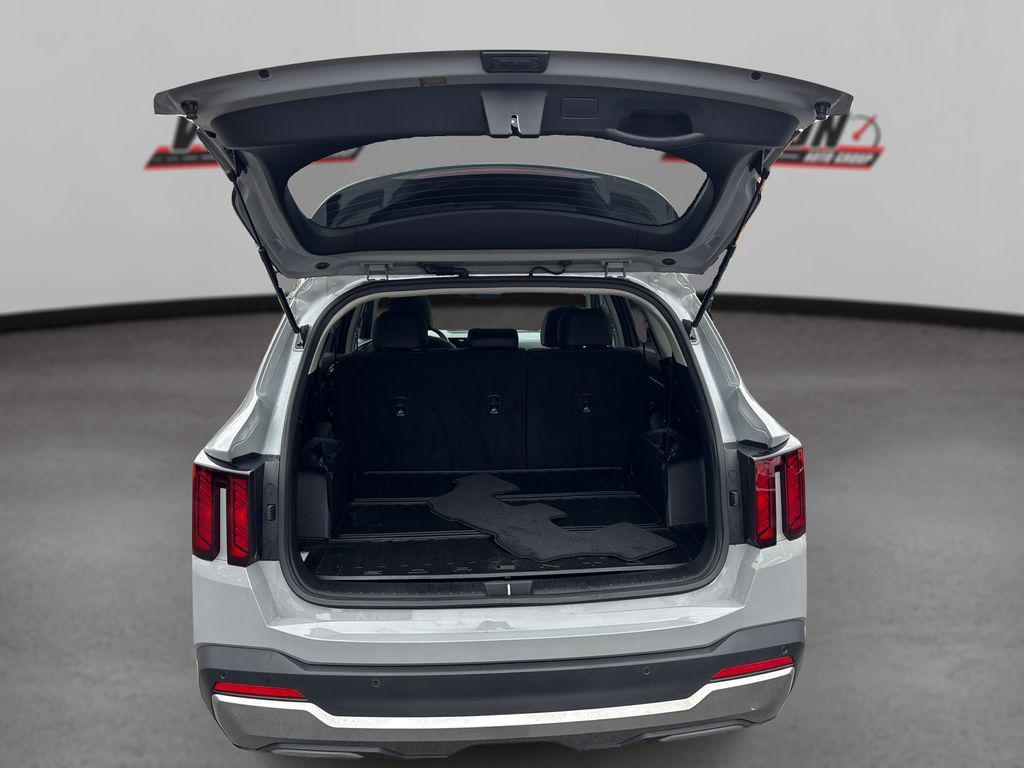 used 2025 Kia Sorento car, priced at $29,317