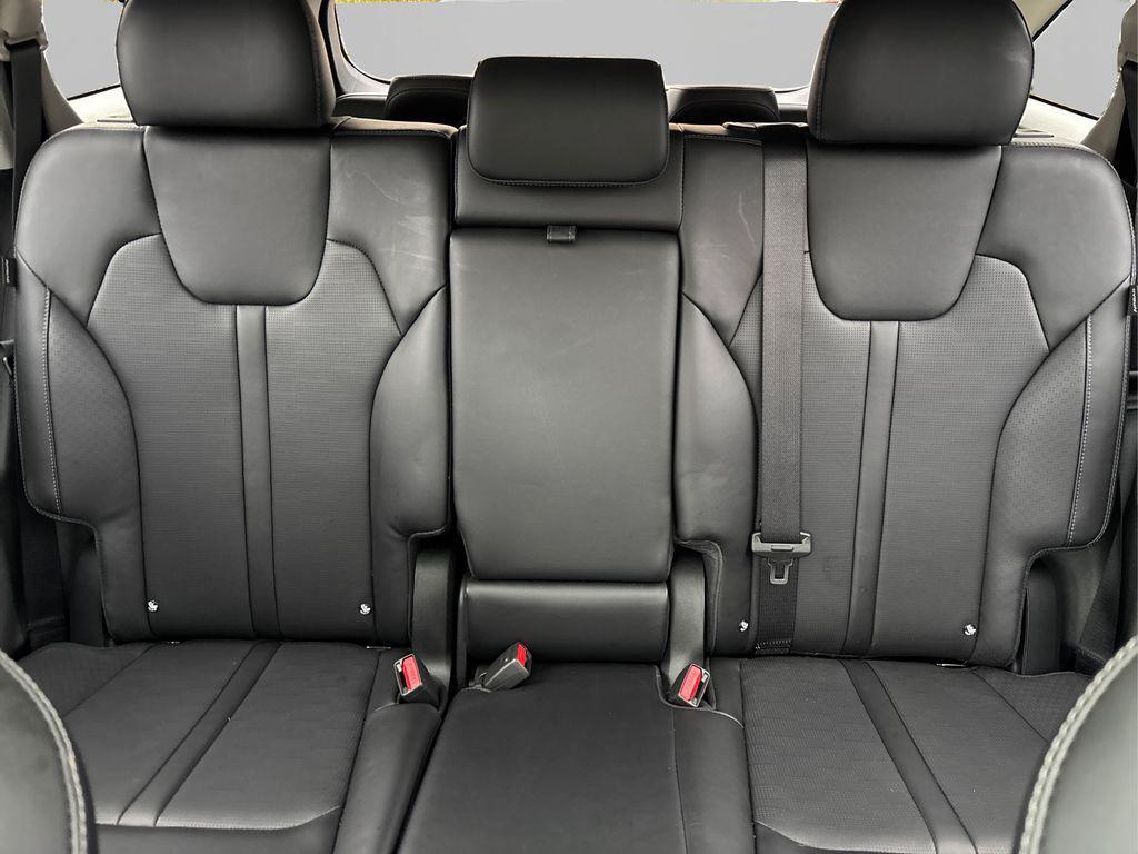 used 2025 Kia Sorento car, priced at $29,317