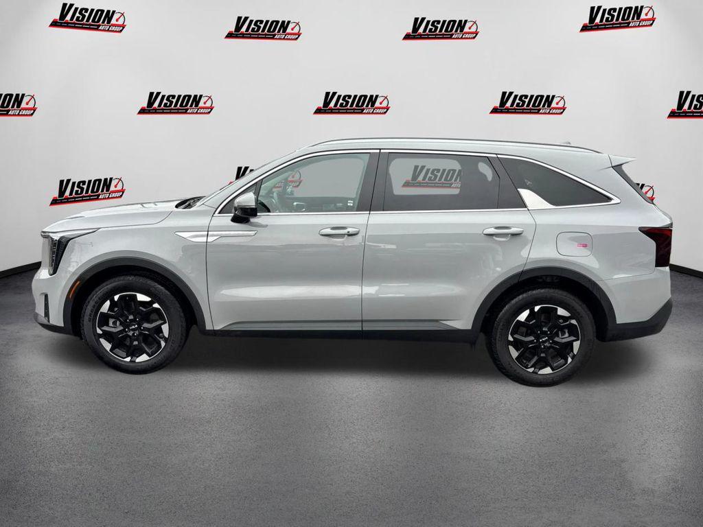 used 2025 Kia Sorento car, priced at $29,317