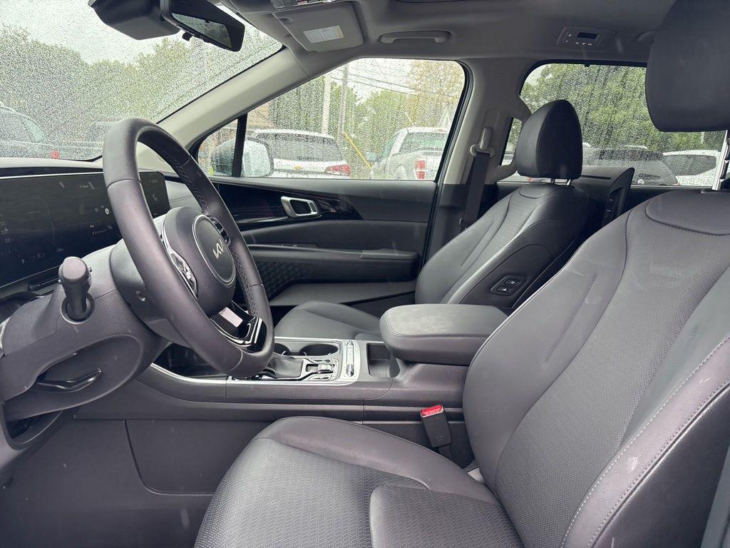 used 2025 Kia Carnival car, priced at $48,995