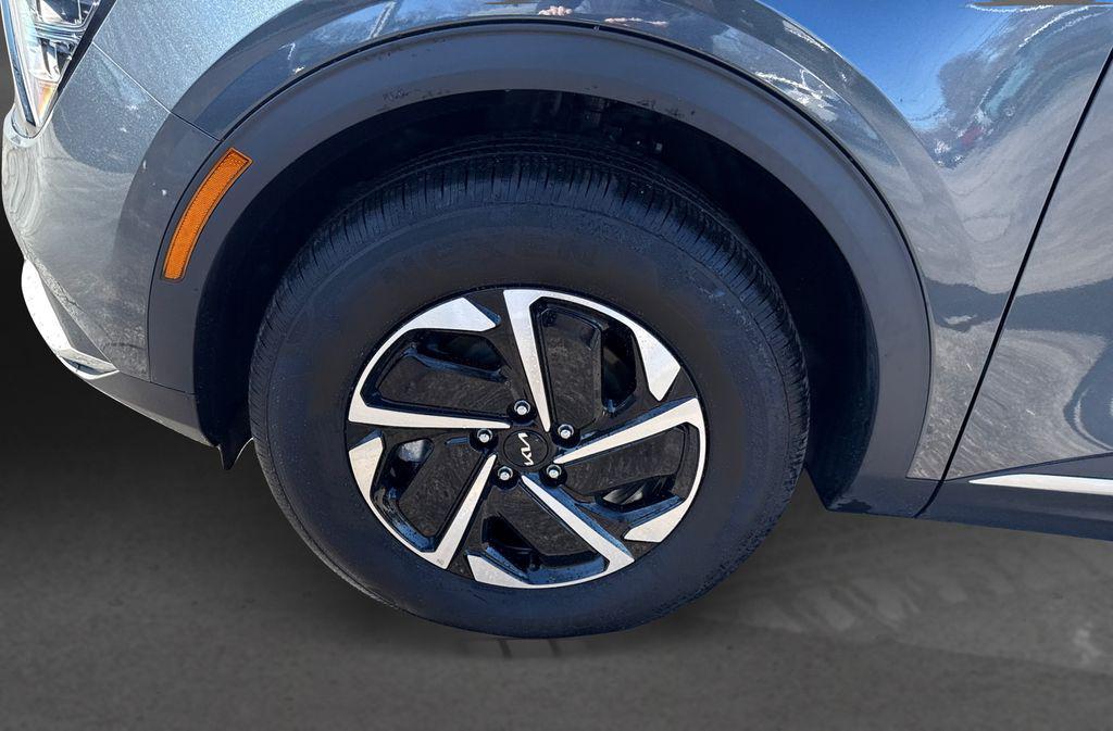 used 2025 Kia Sportage Hybrid car, priced at $28,971
