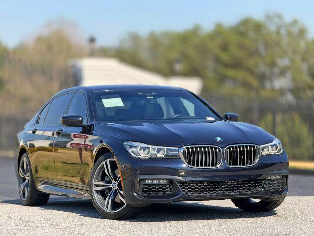 BMW 7 Series view 4