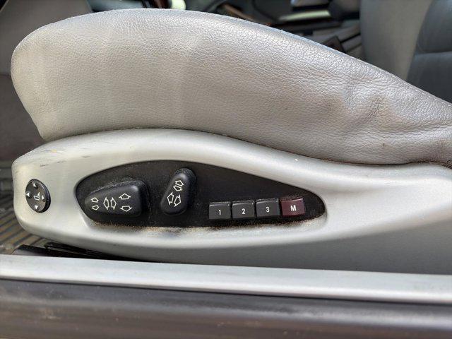 used 2006 BMW 325 car, priced at $9,900