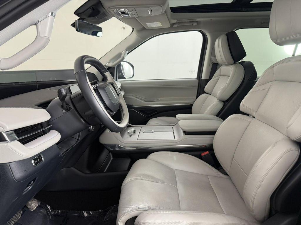 used 2025 Lincoln Navigator L car, priced at $91,998