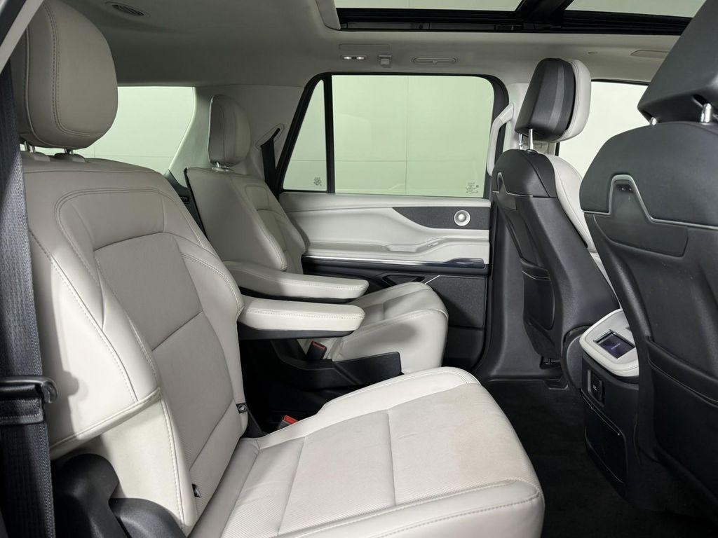 used 2025 Lincoln Navigator L car, priced at $91,998