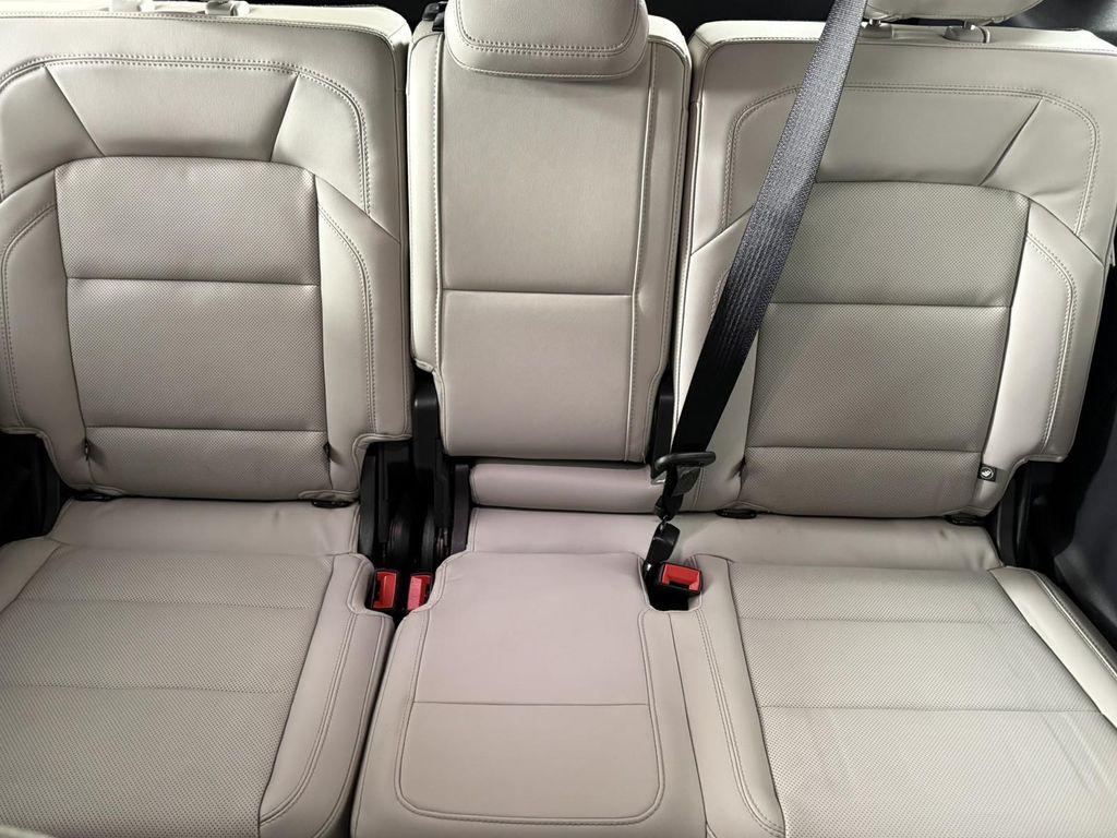 used 2025 Lincoln Navigator L car, priced at $91,998