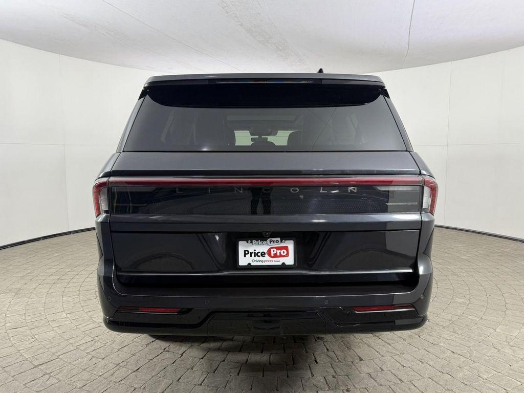 used 2025 Lincoln Navigator L car, priced at $91,998