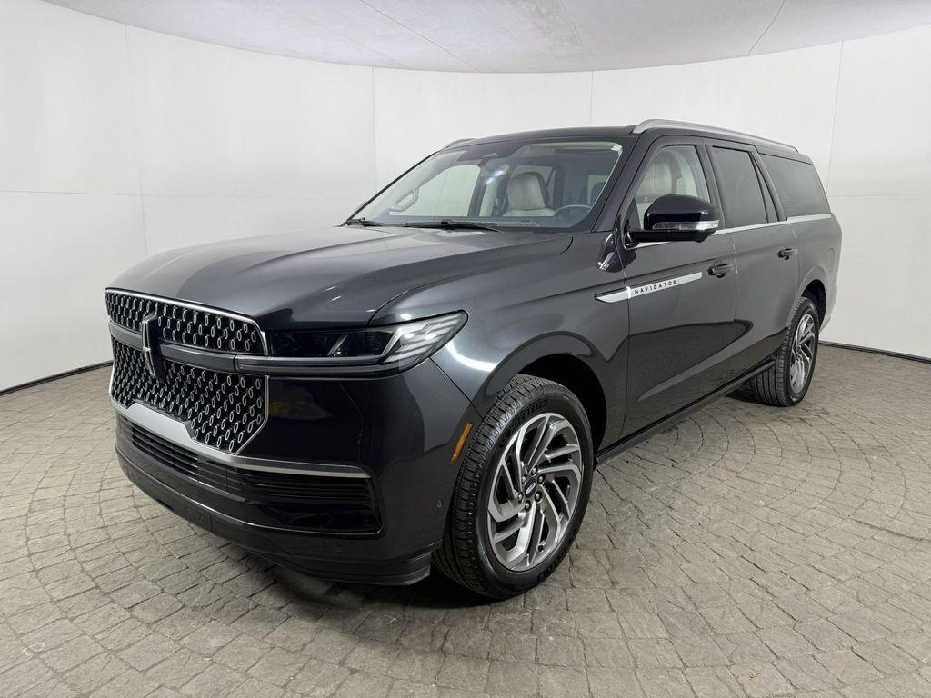 used 2025 Lincoln Navigator L car, priced at $91,998