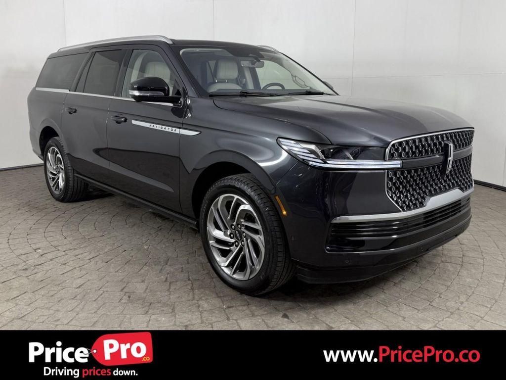 used 2025 Lincoln Navigator L car, priced at $91,998