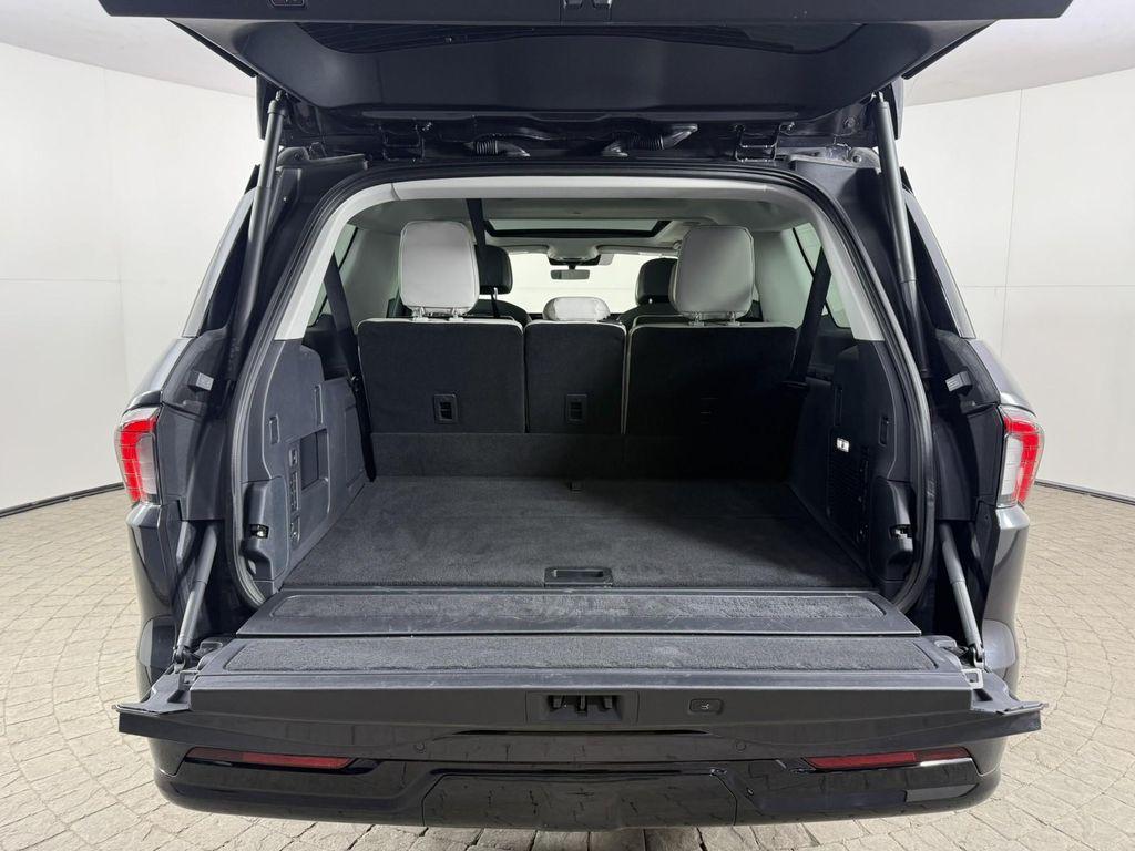 used 2025 Lincoln Navigator L car, priced at $91,998