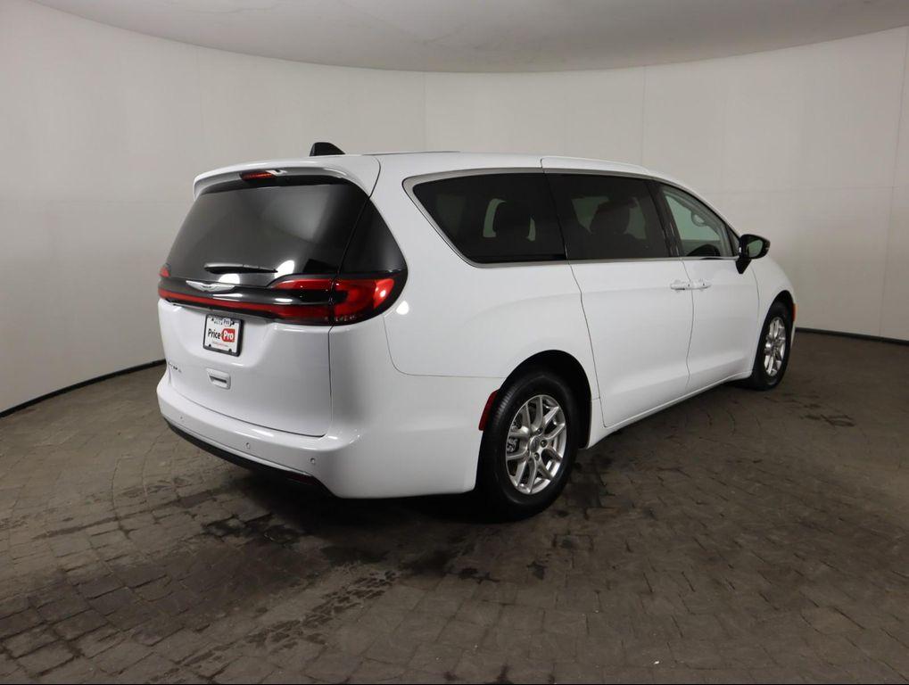 used 2024 Chrysler Pacifica car, priced at $33,500