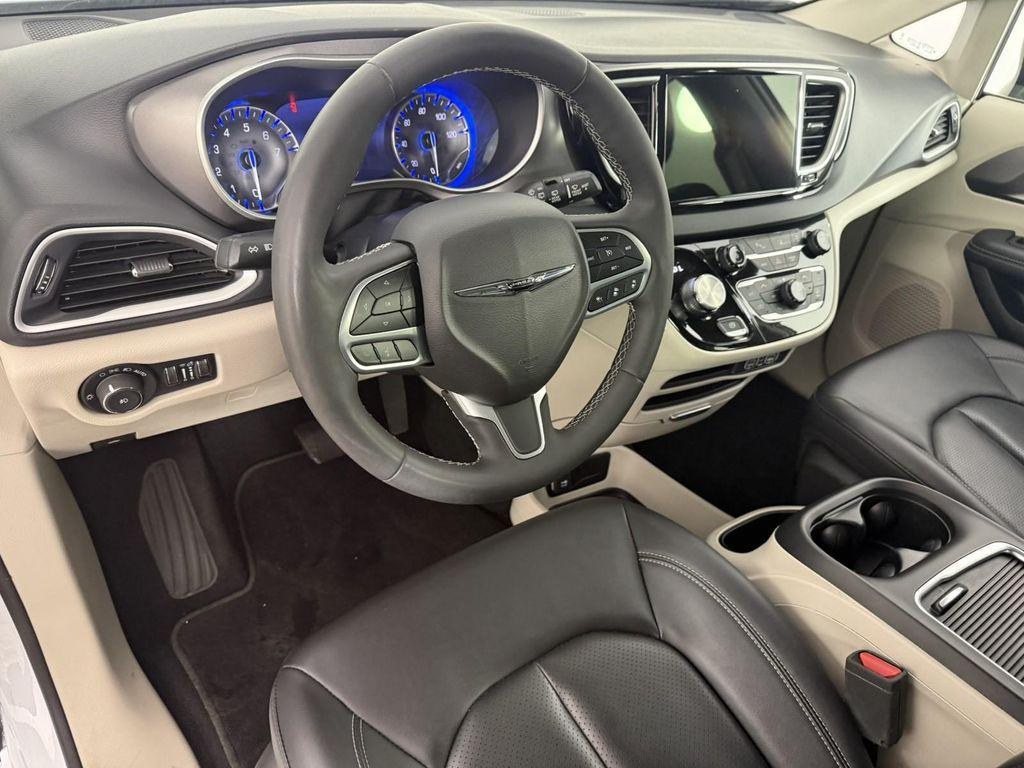used 2024 Chrysler Pacifica car, priced at $27,998