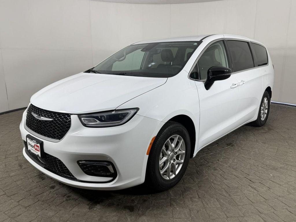 used 2024 Chrysler Pacifica car, priced at $27,998