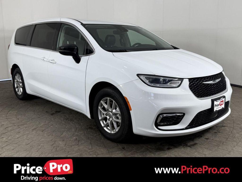 used 2024 Chrysler Pacifica car, priced at $27,998