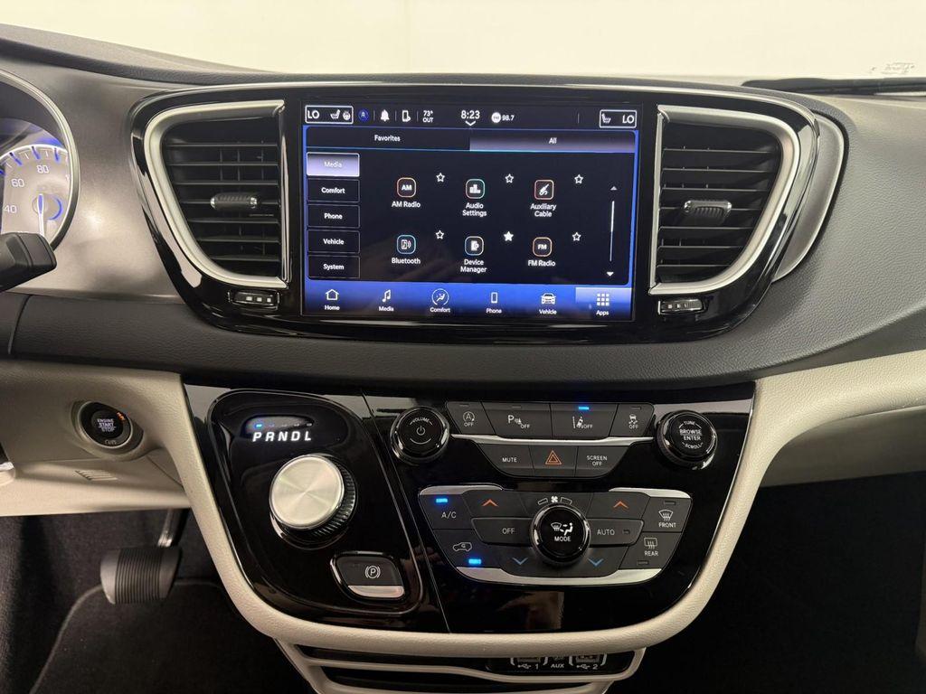 used 2024 Chrysler Pacifica car, priced at $27,998