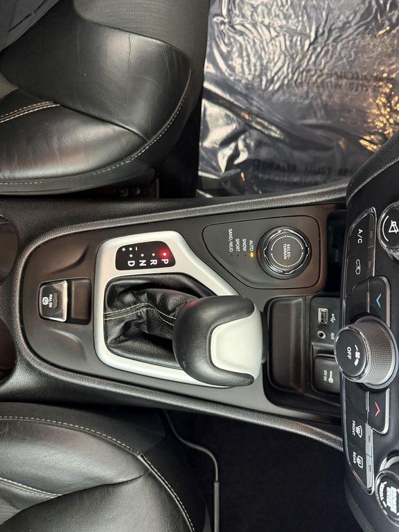 used 2018 Jeep Cherokee car, priced at $13,998