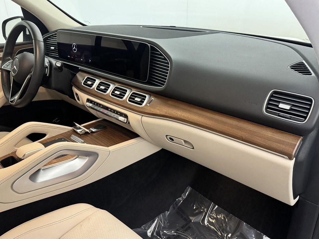 used 2025 Mercedes-Benz GLE 350 car, priced at $54,998