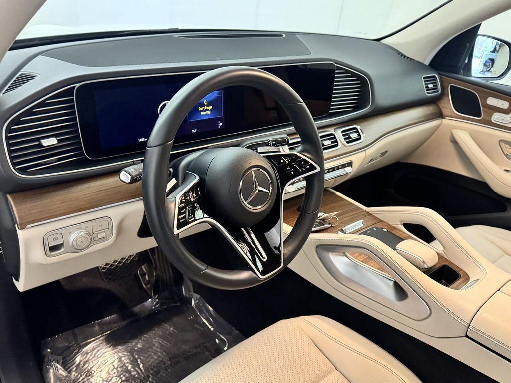 used 2025 Mercedes-Benz GLE 350 car, priced at $54,998