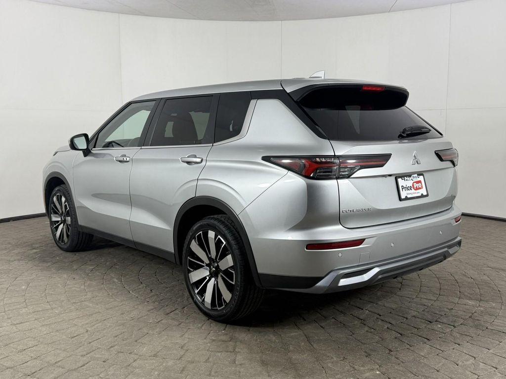 used 2025 Mitsubishi Outlander car, priced at $25,998