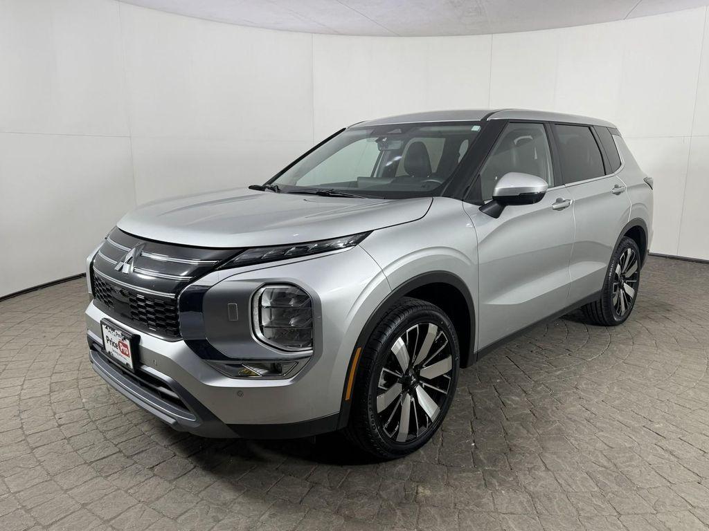 used 2025 Mitsubishi Outlander car, priced at $25,998