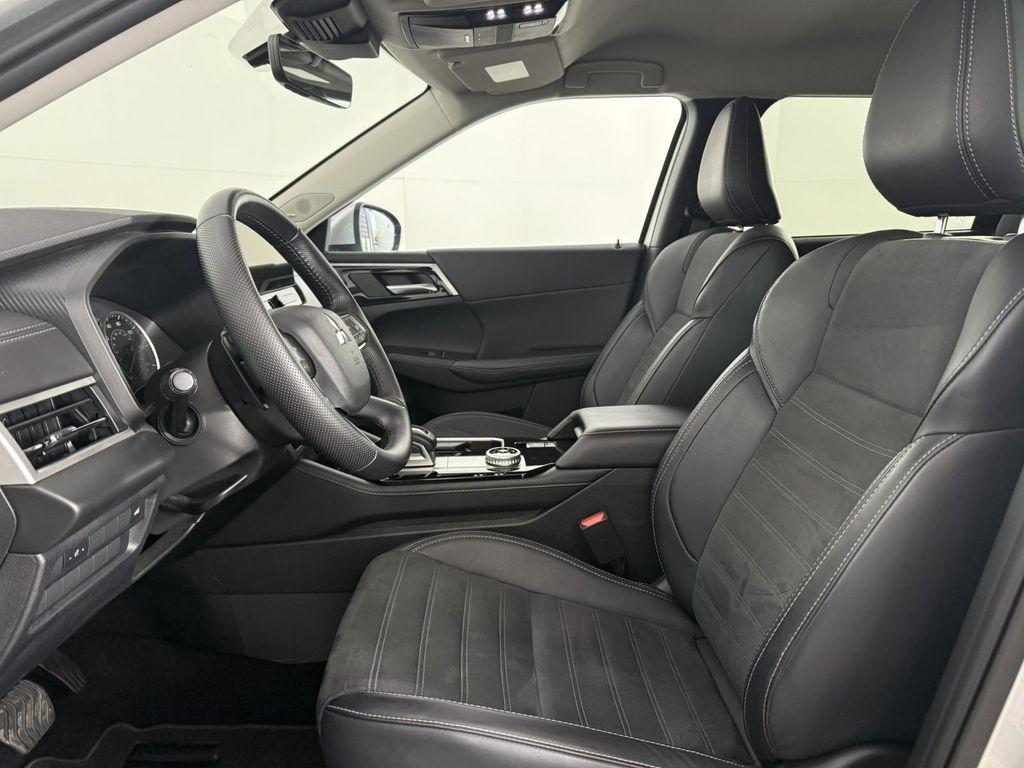 used 2025 Mitsubishi Outlander car, priced at $25,998