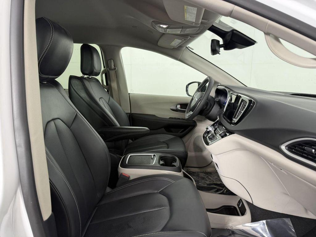 used 2024 Chrysler Pacifica car, priced at $29,498