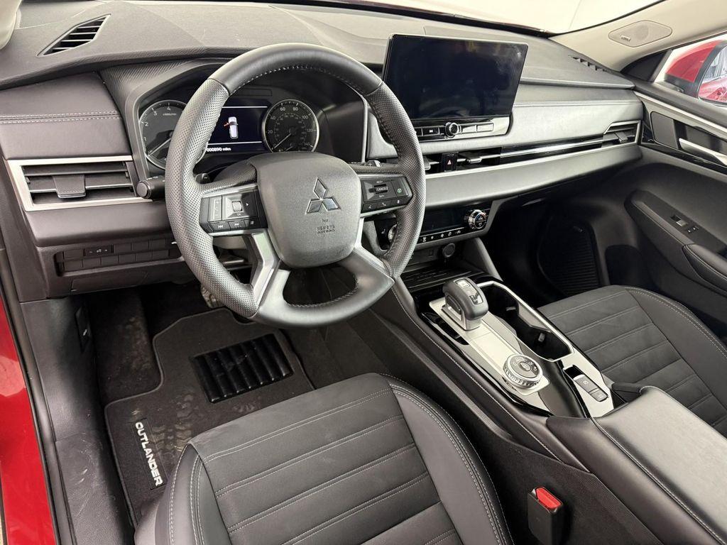 used 2025 Mitsubishi Outlander car, priced at $27,998