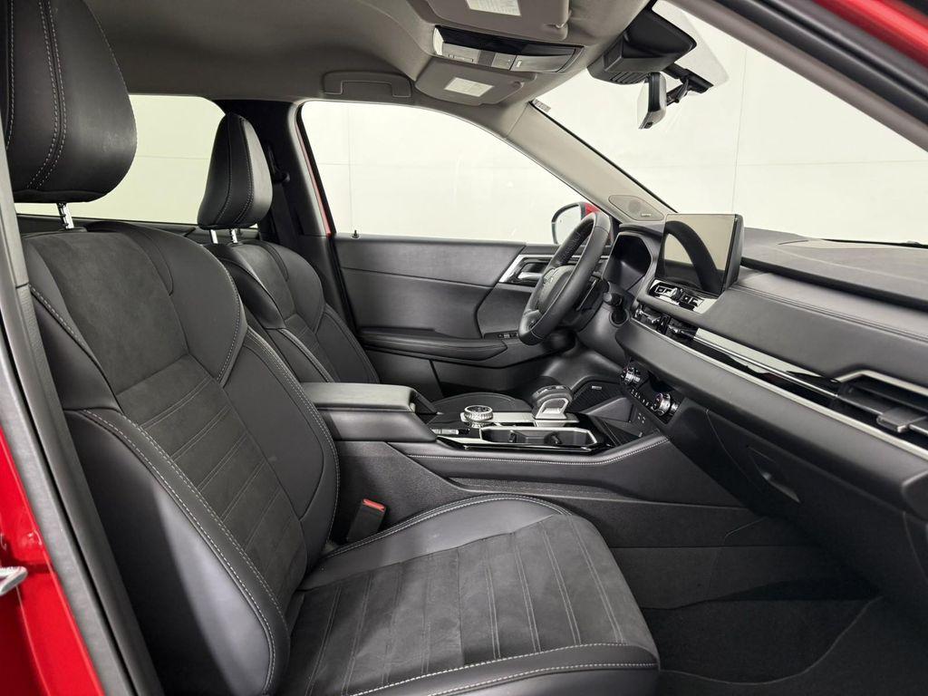 used 2025 Mitsubishi Outlander car, priced at $27,998