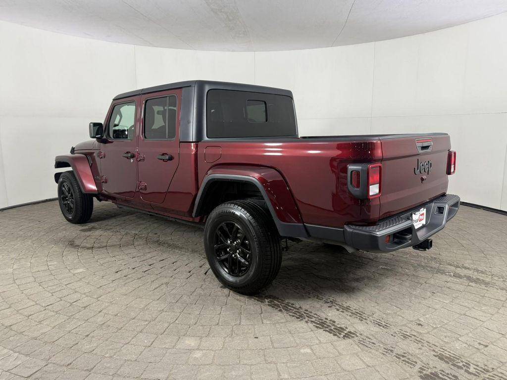 used 2021 Jeep Gladiator car, priced at $27,998