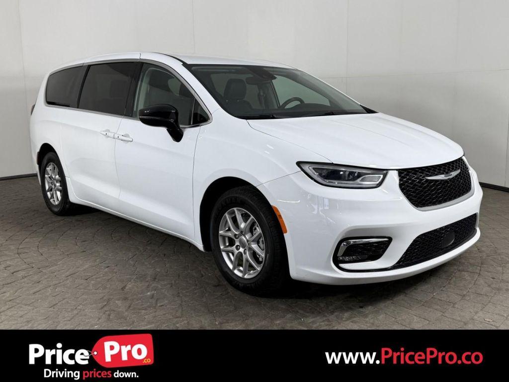 used 2024 Chrysler Pacifica car, priced at $28,998