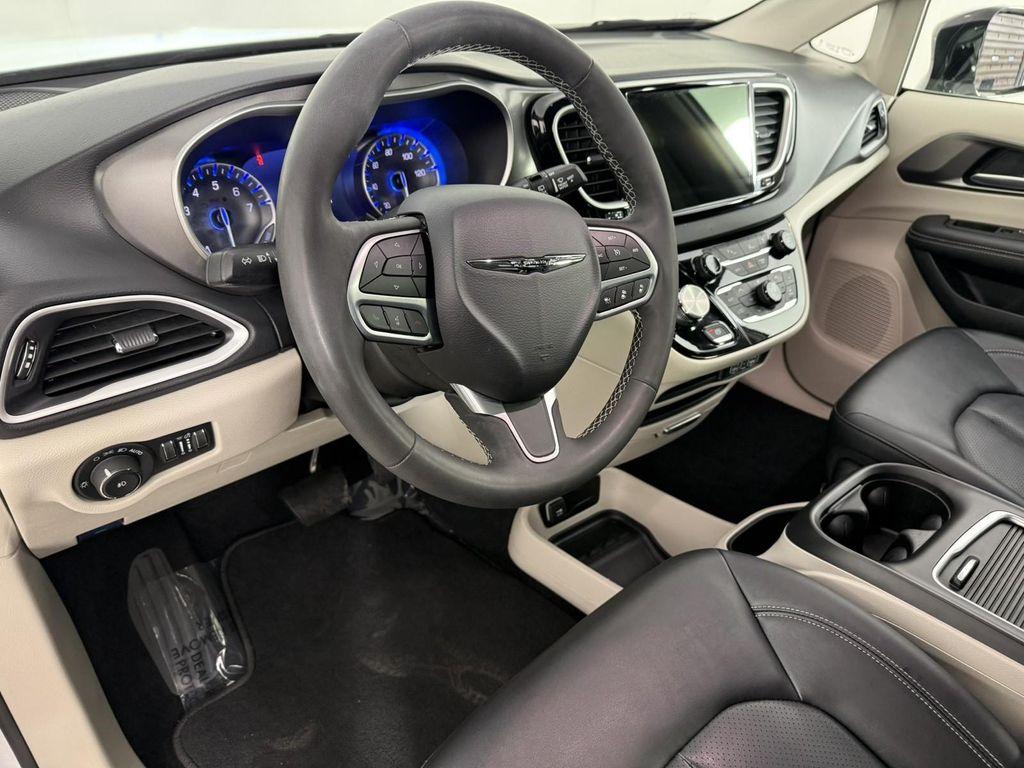 used 2024 Chrysler Pacifica car, priced at $28,998